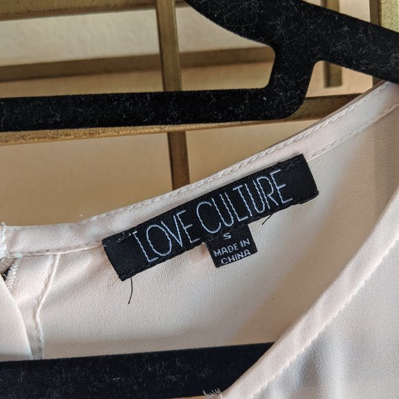 Love Culture sheer button back blouse - Picture 3 of 5